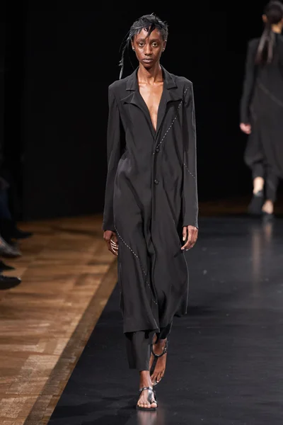 Look 15